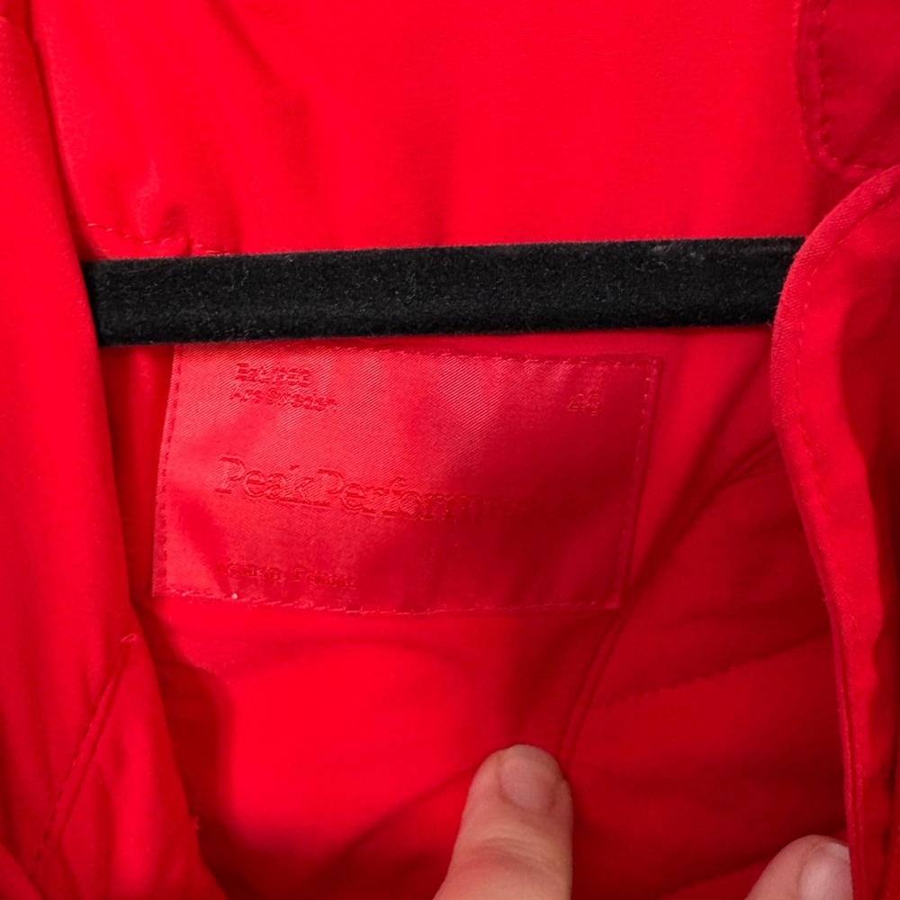 Peak Performance Vibrant Red Woman Jacket - Picture 3 of 4